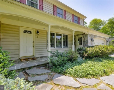 4 Sussex Court - Photo Thumbnail 1