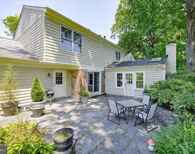 4 Sussex Court - Photo Thumbnail 29