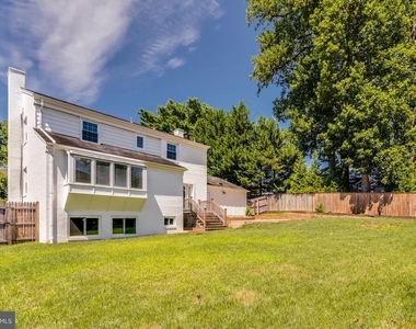 7517 Granada Drive - Photo Thumbnail 9