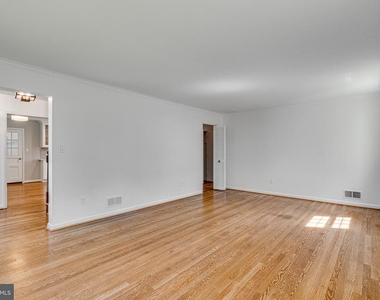 7517 Granada Drive - Photo Thumbnail 7