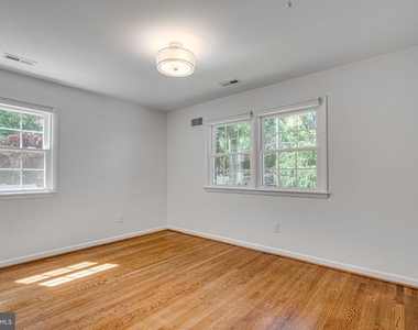 7517 Granada Drive - Photo Thumbnail 20