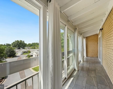 15101 Glade Drive - Photo Thumbnail 11