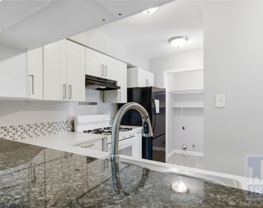 8108 Hood Cir - Photo Thumbnail 5