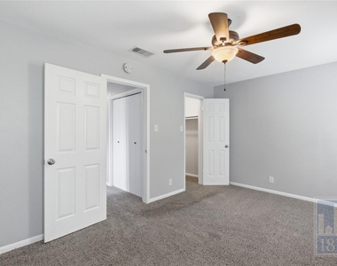 8108 Hood Cir - Photo Thumbnail 9