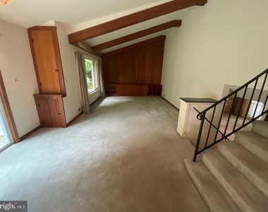 6411 E Halbert Road - Photo Thumbnail 4