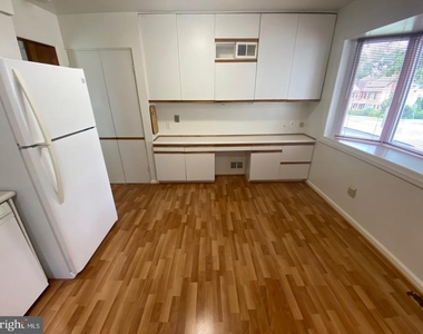6411 E Halbert Road - Photo Thumbnail 2