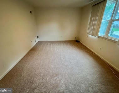 6411 E Halbert Road - Photo Thumbnail 15
