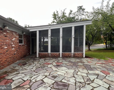 6411 E Halbert Road - Photo Thumbnail 28