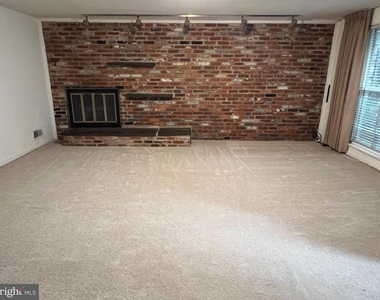 6411 E Halbert Road - Photo Thumbnail 7