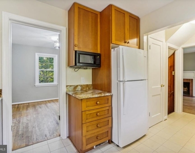 5212 Augusta Street - Photo Thumbnail 3