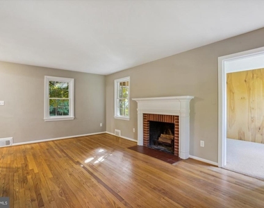 5212 Augusta Street - Photo Thumbnail 9