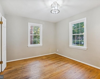 5212 Augusta Street - Photo Thumbnail 13
