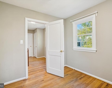 5212 Augusta Street - Photo Thumbnail 16