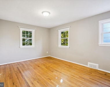5212 Augusta Street - Photo Thumbnail 14
