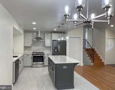 9913 Pomona Drive - Photo Thumbnail 3