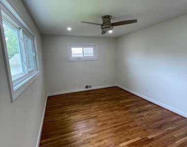 9913 Pomona Drive - Photo Thumbnail 11