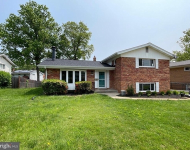 9913 Pomona Drive - Photo Thumbnail 1