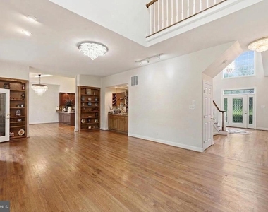 13010 Boswell Ct Court - Photo Thumbnail 4