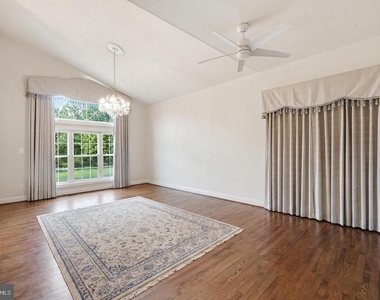 13010 Boswell Ct Court - Photo Thumbnail 8