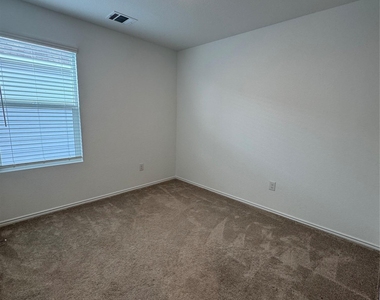 63 Trinity Cir - Photo Thumbnail 9