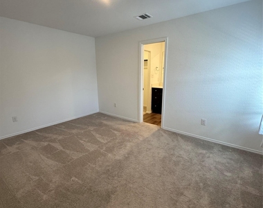 63 Trinity Cir - Photo Thumbnail 6
