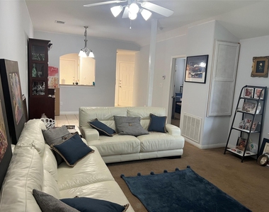 106 Marvin Cv - Photo Thumbnail 2