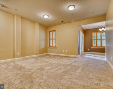 8112 Winding Ross Way - Photo Thumbnail 12