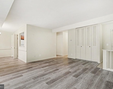 208 Timber Trail - Photo Thumbnail 4