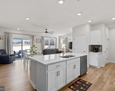 1801 Rankokus Drive - Photo Thumbnail 12
