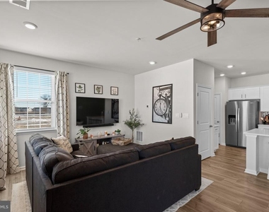 1801 Rankokus Drive - Photo Thumbnail 2
