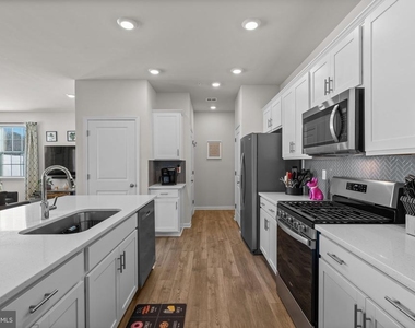 1801 Rankokus Drive - Photo Thumbnail 13