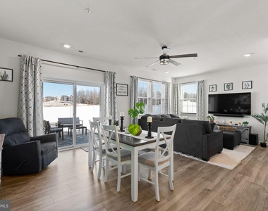 1801 Rankokus Drive - Photo Thumbnail 6