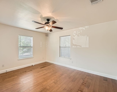 2929 E Martin Luther King Jr Blvd - Photo Thumbnail 7