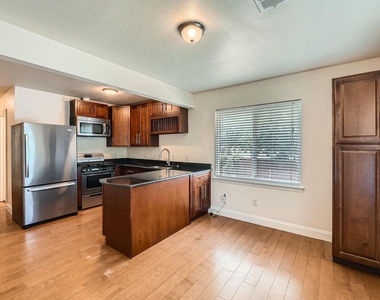 2929 E Martin Luther King Jr Blvd - Photo Thumbnail 9