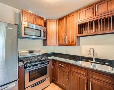 2929 E Martin Luther King Jr Blvd - Photo Thumbnail 12