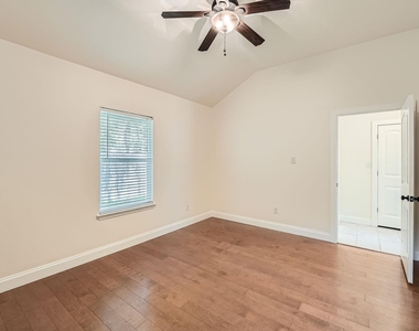 2929 E Martin Luther King Jr Blvd - Photo Thumbnail 13