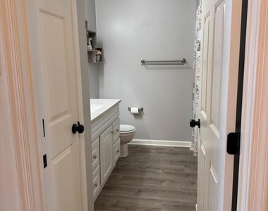 1064 Jeanett Way - Photo Thumbnail 24