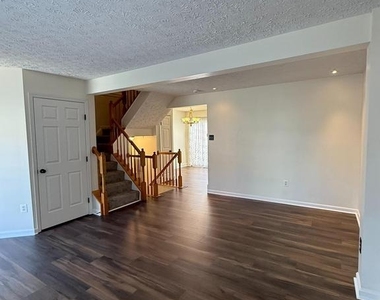 1064 Jeanett Way - Photo Thumbnail 2