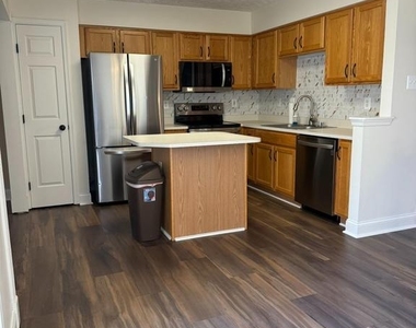 1064 Jeanett Way - Photo Thumbnail 5