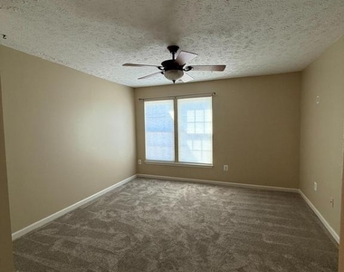 1064 Jeanett Way - Photo Thumbnail 15