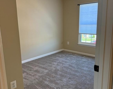 1064 Jeanett Way - Photo Thumbnail 27