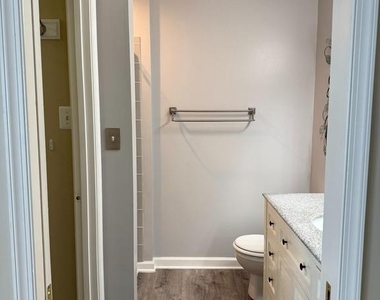 1064 Jeanett Way - Photo Thumbnail 17