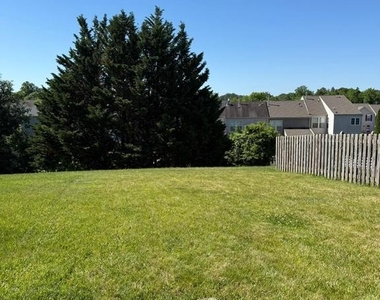 1064 Jeanett Way - Photo Thumbnail 41