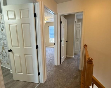 1064 Jeanett Way - Photo Thumbnail 23
