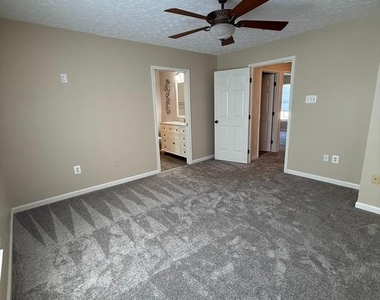 1064 Jeanett Way - Photo Thumbnail 22