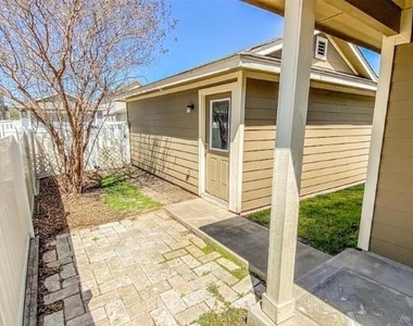 915 Alamo Plaza Dr - Photo Thumbnail 12