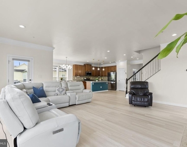 310 Mackintosh Road - Photo Thumbnail 9