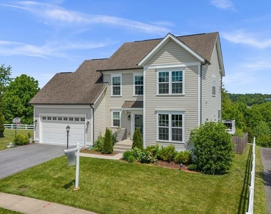 310 Mackintosh Road - Photo Thumbnail 2
