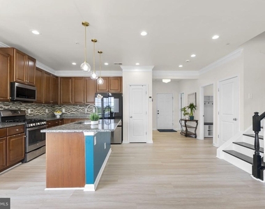310 Mackintosh Road - Photo Thumbnail 8