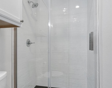 935 La Posada Dr - Photo Thumbnail 14